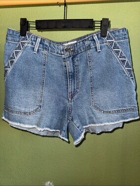 Knox Rose Light Blue Denim Shorts with Geometric Side Trim